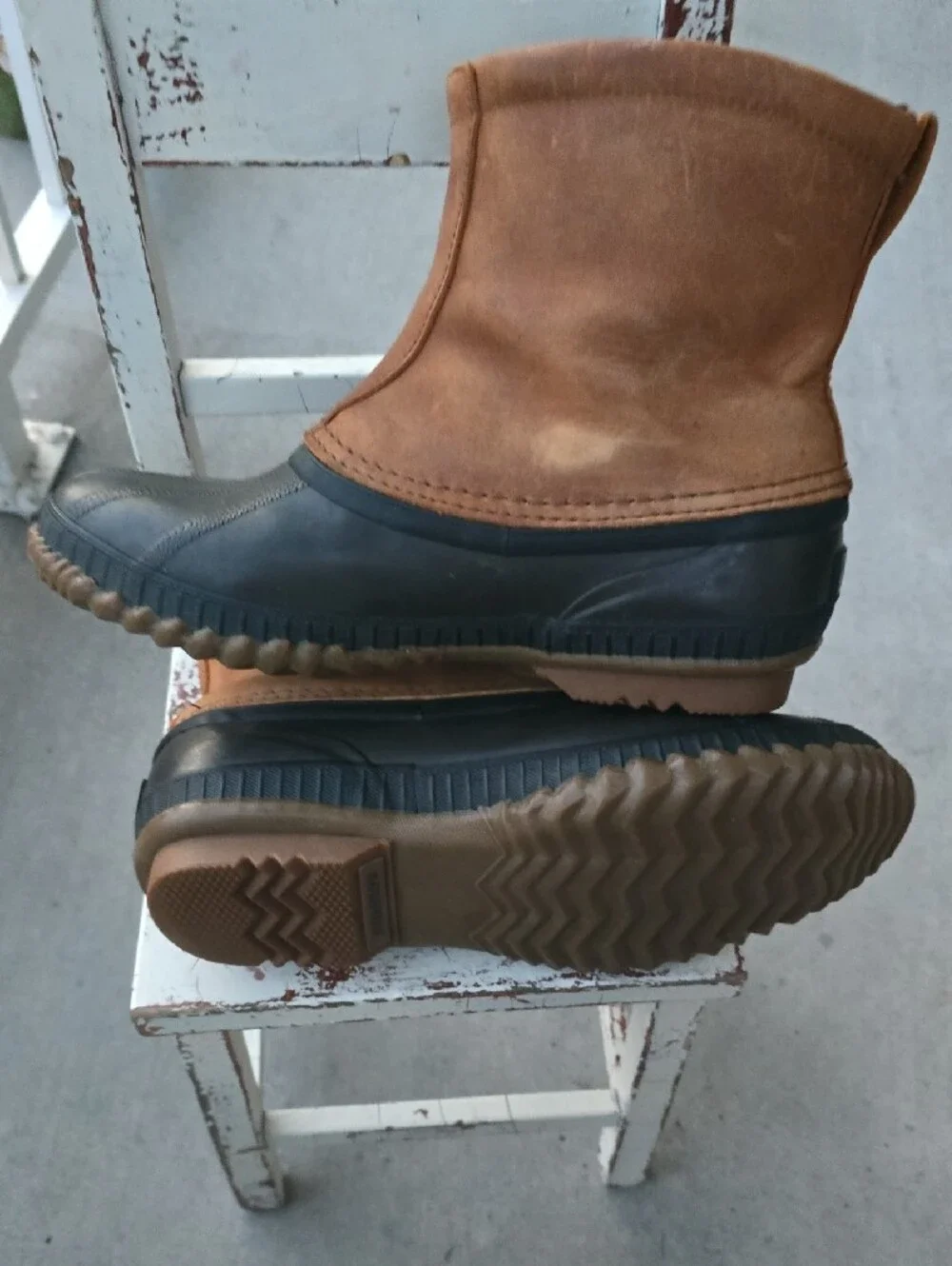 Sorel Men's Cheyanne Premium Tan Leather & Black Rubber Short Winter Boots 9